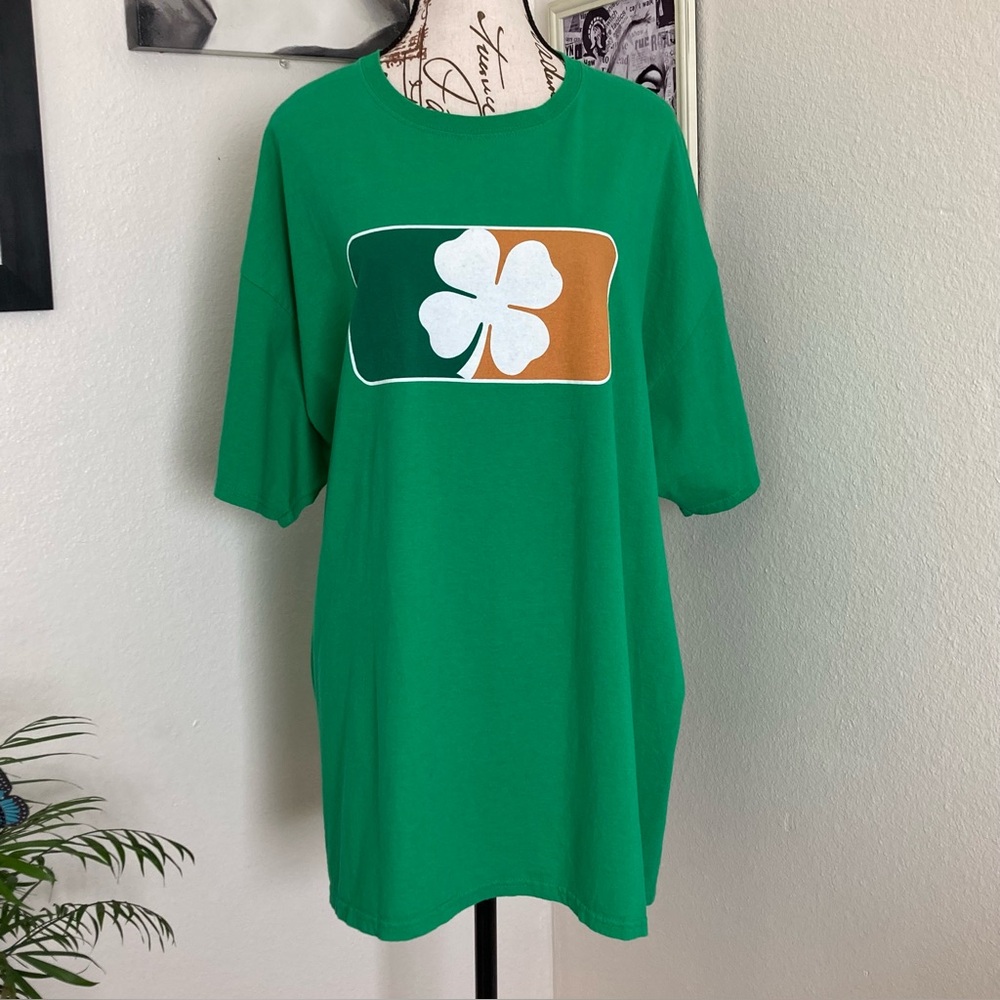 St. Patrick’s Day tee with clover graphic 2XL